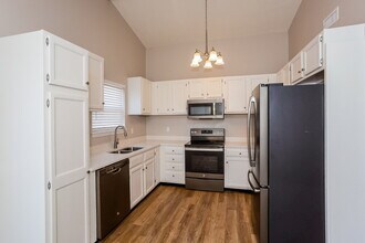 12164 Laurelwood Dr in Indianapolis, IN - Building Photo - Building Photo