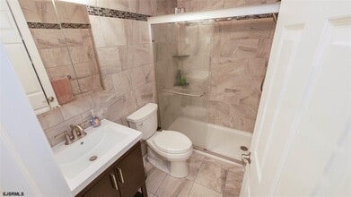 21 S Monroe Ave in Margate City, NJ - Building Photo - Building Photo