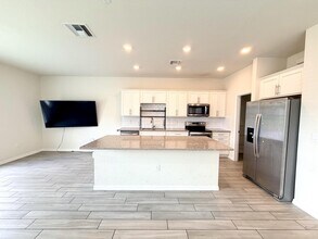 2800 Troubadour St in Palm Springs, FL - Building Photo - Building Photo