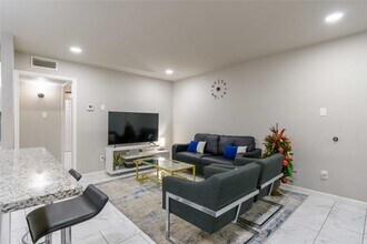 8110 Albacore Dr in Houston, TX - Building Photo - Building Photo