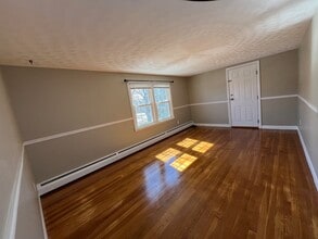 48 Wesleyan St in Shrewsbury, MA - Building Photo - Building Photo