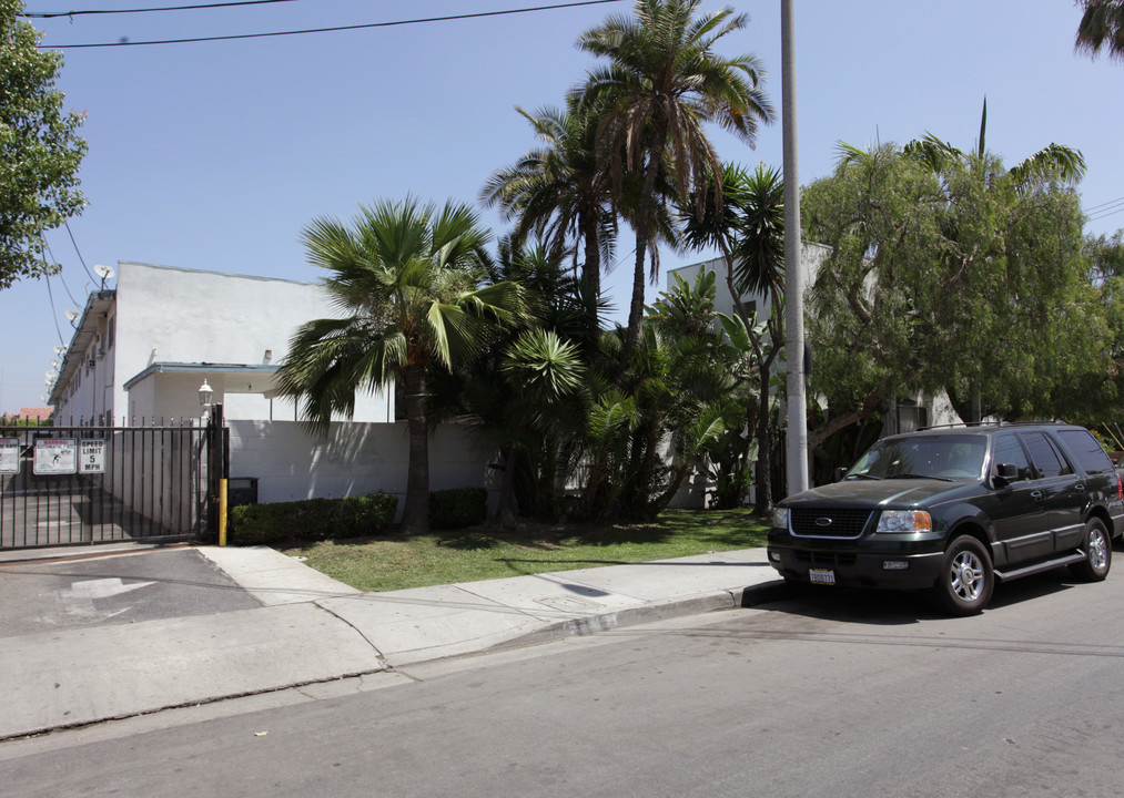 Navajo Apartments in Cudahy, CA - Foto de edificio