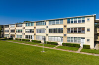 Gateway Square Condominiums in St. Petersburg, FL - Building Photo - Building Photo