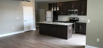 12 E Carpenter St in Athens, OH - Building Photo