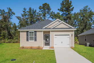 1328 Warrens Way in Manning, SC - Building Photo - Building Photo