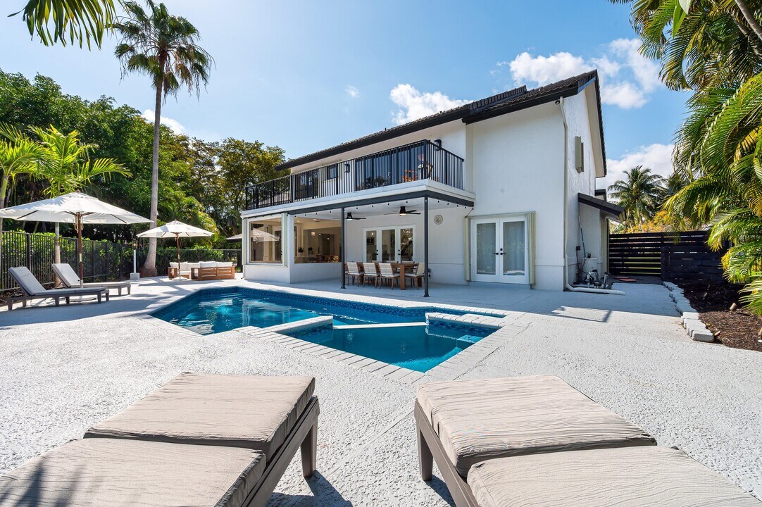 3138 Lakeview Dr in Delray Beach, FL - Foto de edificio