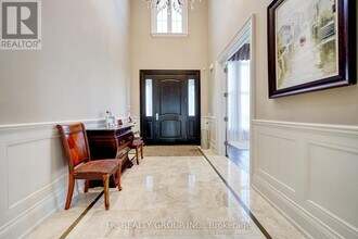 58 Langdon Dr in King, ON - Building Photo - Building Photo