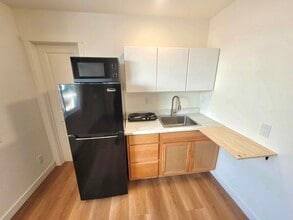 1550 Encino Dr in Escondido, CA - Building Photo - Building Photo