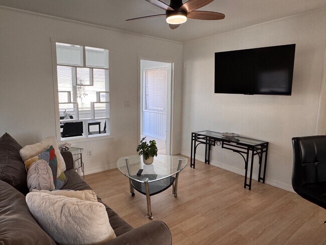 2512 W Rio Vista Ave in Tampa, FL - Building Photo - Building Photo