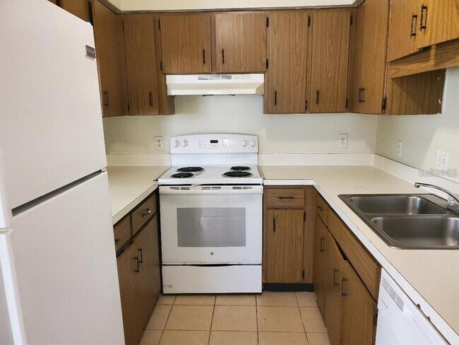 734 Shakespeare Dr in Lakeland, FL - Building Photo - Building Photo