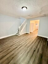 5627 Malcolm St in Philadelphia, PA - Building Photo