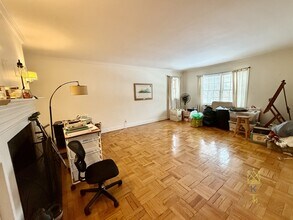 312 Washington St, Unit 4-4 in Wellesley, MA - Foto de edificio - Building Photo