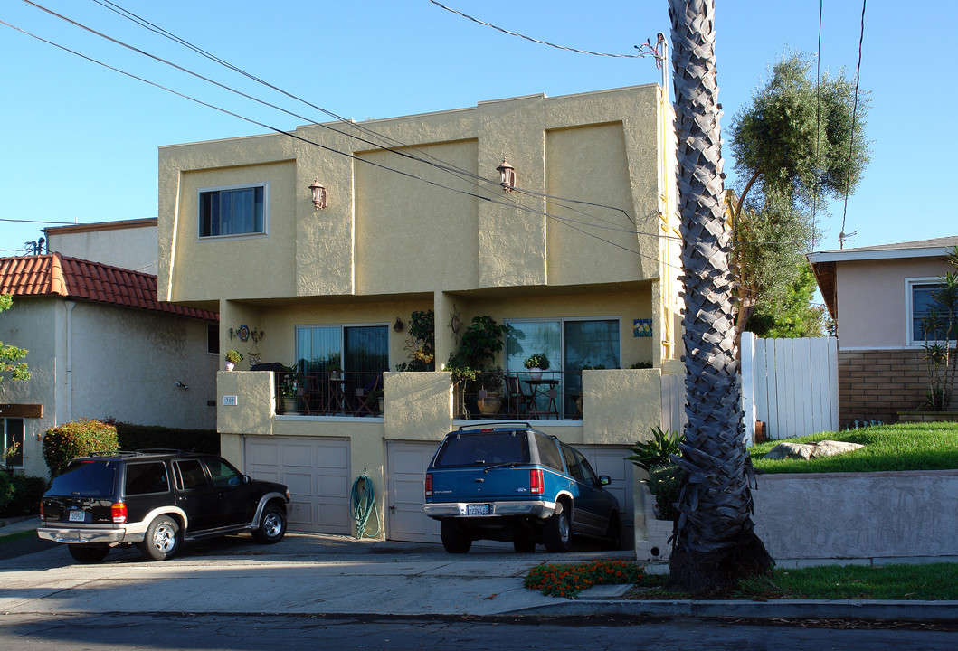 309 W Palm Ave in El Segundo, CA - Building Photo