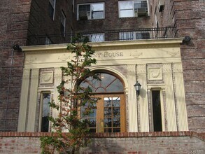 623 Central Ave in Cedarhurst, NY - Building Photo - Building Photo