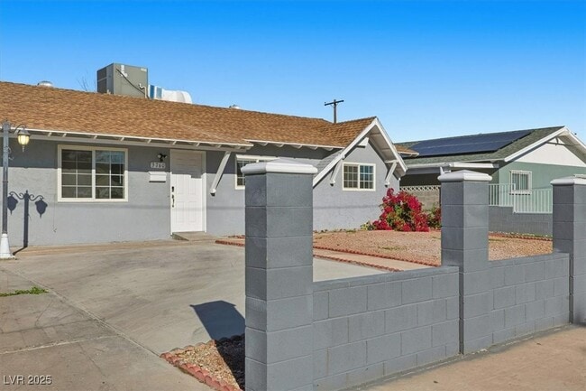 3760 Briarwood Ave in Las Vegas, NV - Building Photo - Building Photo