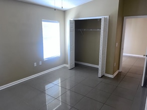 1418 Manotak Point Dr, Unit 203 in Jacksonville, FL - Foto de edificio - Building Photo