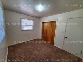 375 J St, Unit 375.5 in Idaho Falls, ID - Foto de edificio - Building Photo