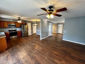 1639 Preston Park Ln in St. Louis, MO - Building Photo - Building Photo