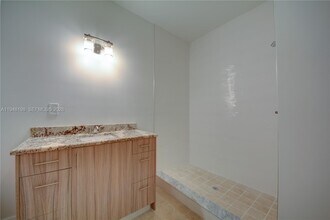 709 SW 3rd St in Dania Beach, FL - Building Photo - Building Photo