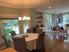 27 Mellon Rd in Wellesley, MA - Building Photo - Building Photo