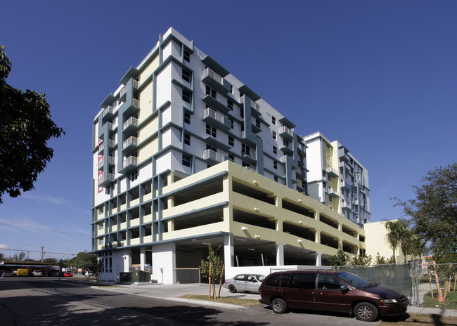 Bonita Cove in Miami, FL - Building Photo - Building Photo