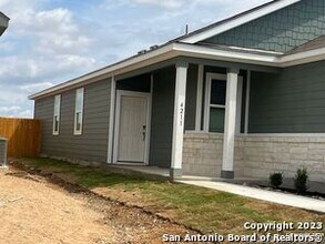 4211 Danforth St in Canyon Lake, TX - Building Photo - Building Photo