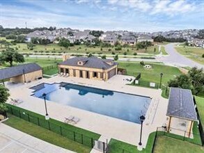 7100 Jument Dr in Austin, TX - Foto de edificio - Building Photo