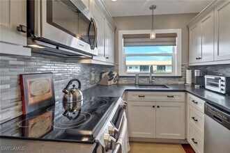 2900 Gulf Shore Blvd N in Naples, FL - Building Photo - Building Photo