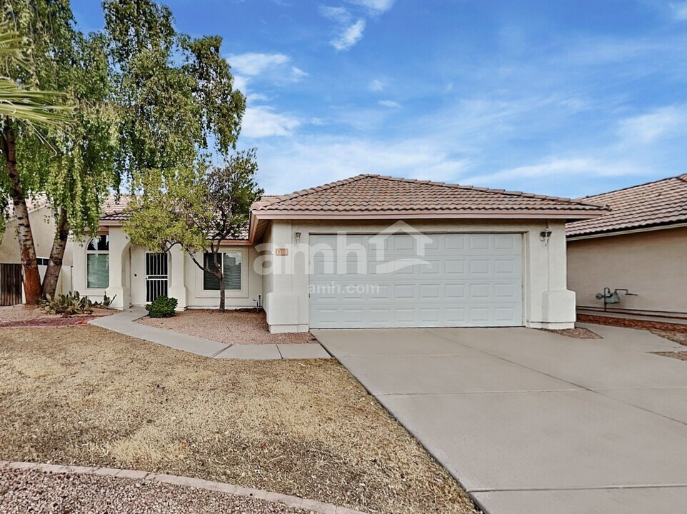 1380 W Gail Dr in Chandler, AZ - Foto de edificio