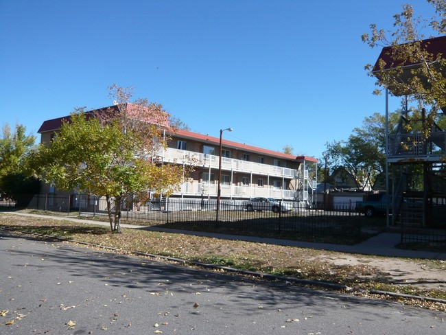 Olive Tree Apartments in Denver, CO - Foto de edificio - Building Photo