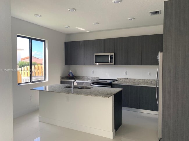 510 SW 91st Pl in Miami, FL - Building Photo - Building Photo