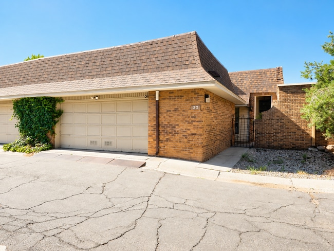 property at 23 Lakeshore Dr NE