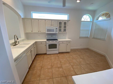 15377 Cortona Way in Naples, FL - Foto de edificio - Building Photo