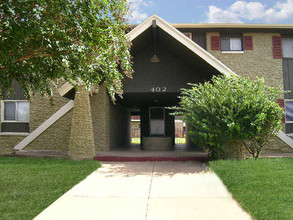 Falcon Ridge South in Universal City, TX - Foto de edificio - Building Photo