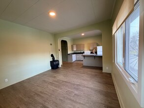 213 1/2 W Park St in Livingston, MT - Foto de edificio - Building Photo