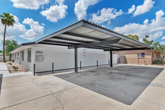 2507-2511 Hayward in Phoenix, AZ - Building Photo - Building Photo