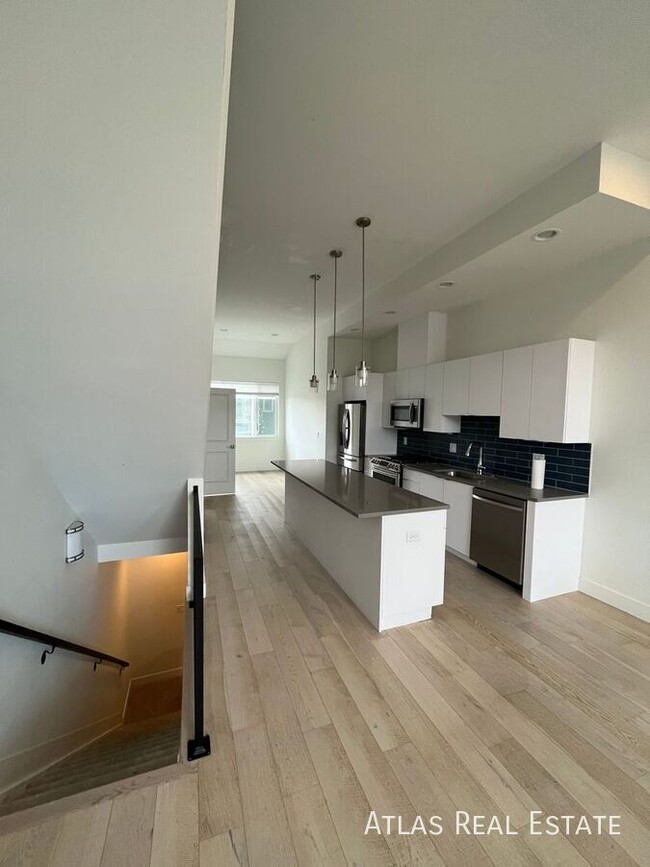 property at 2016 N Bryant St