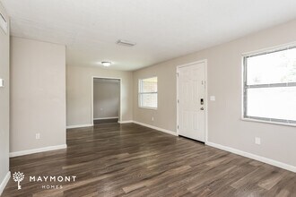 2265 W 13th St in Jacksonville, FL - Foto de edificio - Building Photo