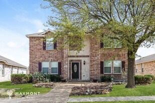 2002 Bentwood St in Glenn Heights, TX - Building Photo