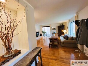 41 Ardsley Ct in East Brunswick, NJ - Building Photo - Building Photo