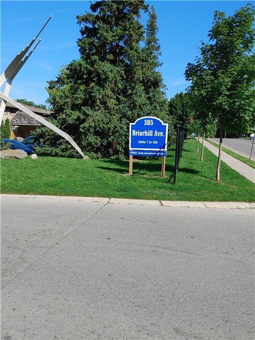 305 Briarhill Ave in London, ON - Building Photo
