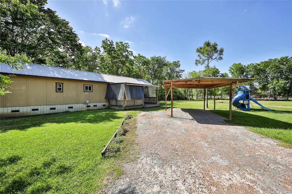 2205 Willow Cove Dr in Rosharon, TX - Building Photo