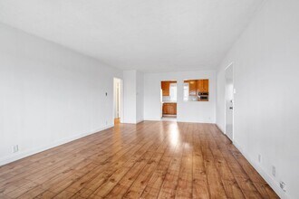 939 E Appleton St in Long Beach, CA - Foto de edificio - Building Photo