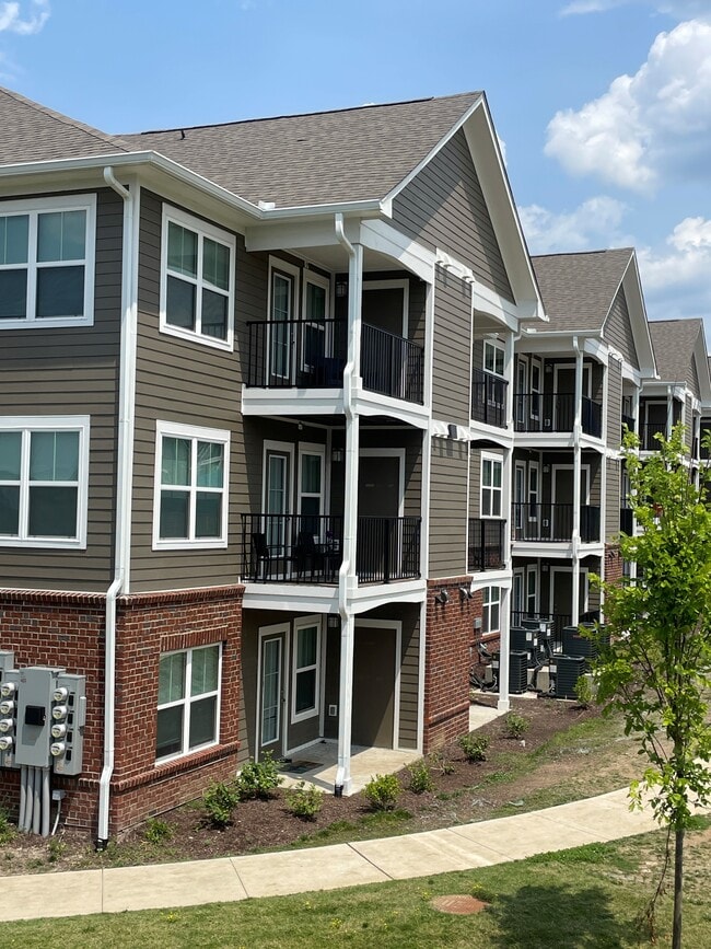 Ascent in Nashville, TN - Building Photo - Building Photo
