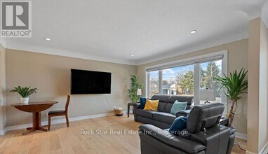 28 Dale Ave in Hamilton, ON - Building Photo - Building Photo