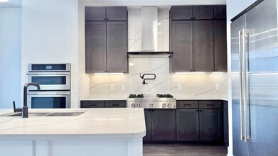 3330 Oak Grove Ave, Unit 1303 in Dallas, TX - Building Photo - Building Photo