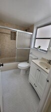 7705 SW 86th St, Unit B 218 in Miami, FL - Building Photo - Building Photo