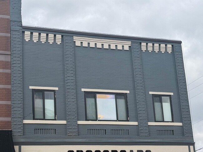 property at 623 1/2 Main St