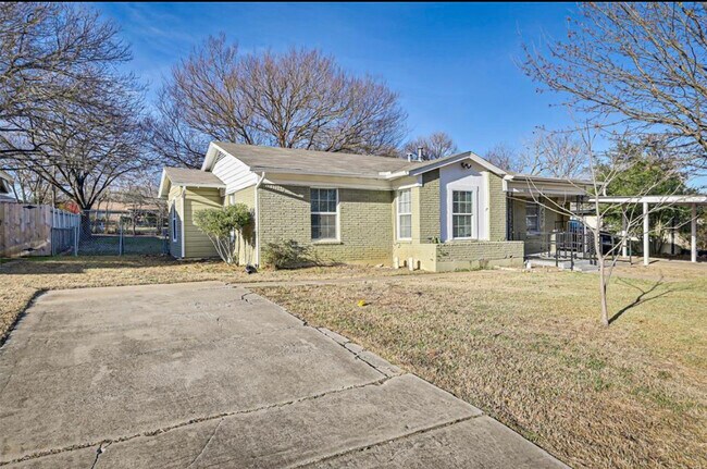 406 Hillcrest St in Mansfield, TX - Foto de edificio - Building Photo