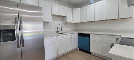 4027 Huntington St NE in St. Petersburg, FL - Building Photo - Building Photo